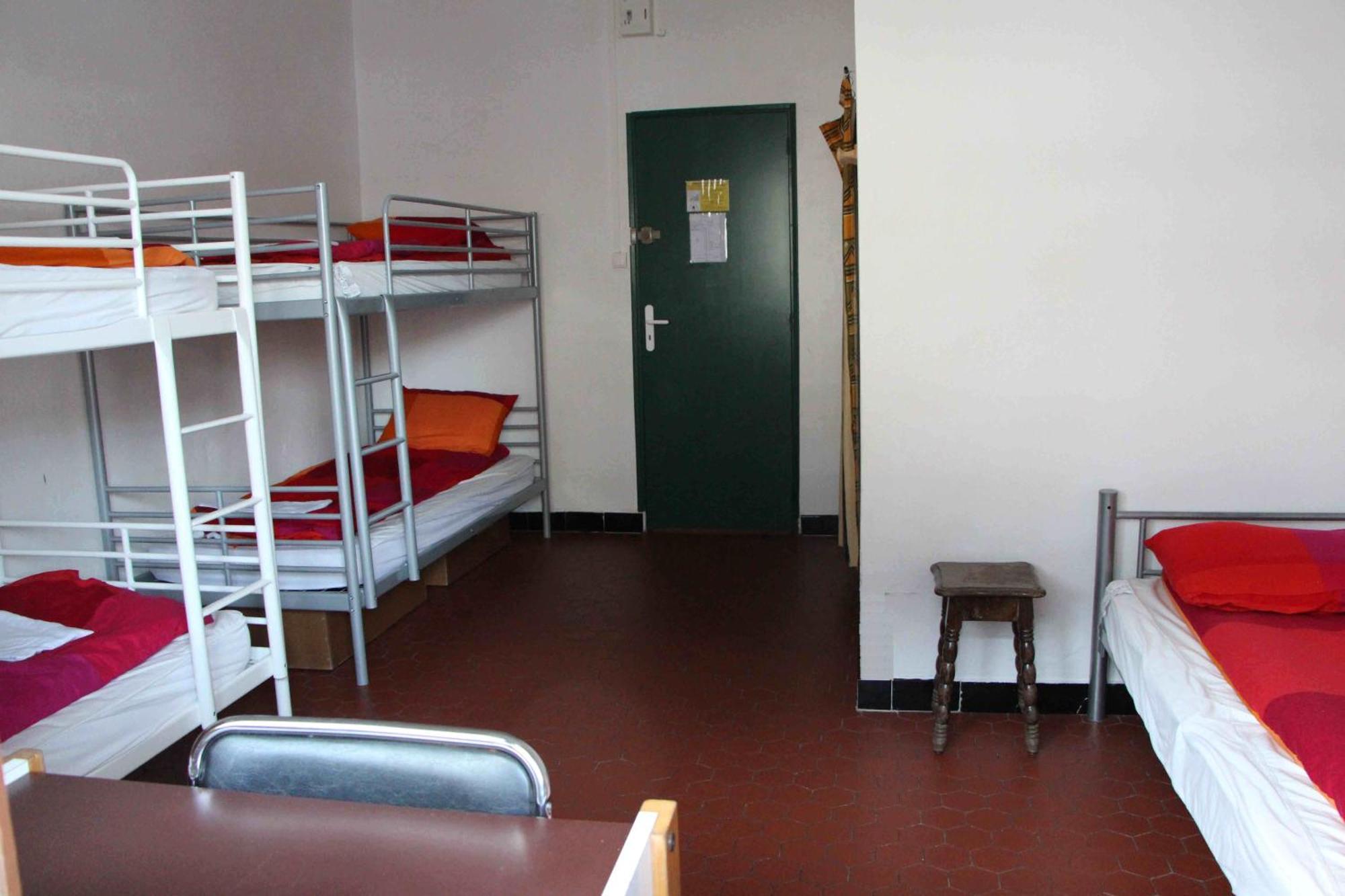 Albergue Le Pourquoi Pas Saint-Lary-Soulan Habitación foto